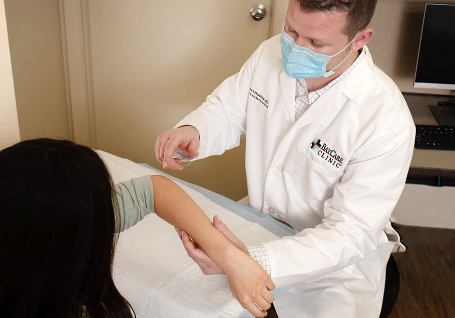 tennis-elbow-exam-1200-x-628 tennis-elbow-exam-1200-x-628